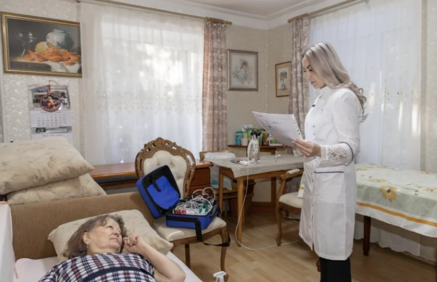 Организована работа выездной мобильной бригады для оказания медицинской помощи населению