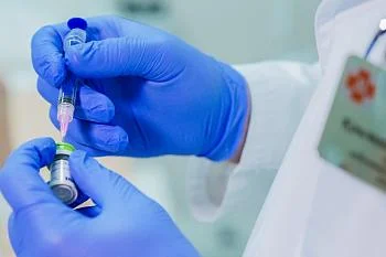 Прививочная кампания по иммунизцации жителей региона против клещевого энцефалита продолжается Прививочная кампания по иммунизцации жителей региона против клещевого энцефалита продолжается