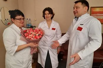 В Калининграде в поликлинике на ул. Краснопрудной чествовали фельдшера - участницу специальной военной операции