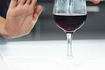 Алкоголь — недооцененный фактор риска развития онкологических заболеваний.